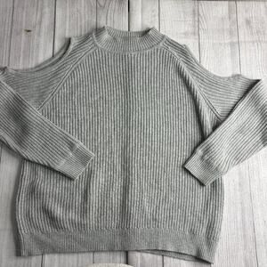 H&M Gray Ribbed Cold Shoulder Sweater Size Medium